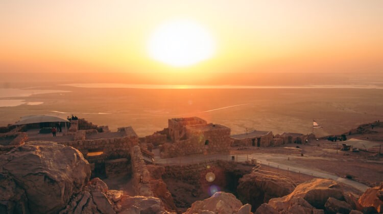 מצדה | מלון ענבר ערד